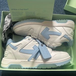 SZ.42 OFF-WHITE OUT OF OFFICE